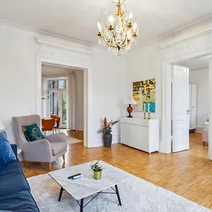  Apartment Elegant With Prime Location In Osterbro